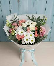 Букет цветов из:  Розы, Лизиантусы и Хризантемы в Усады