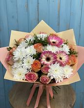 Букет цветов из:  Розы, Герберы и Хризантемы в Усады