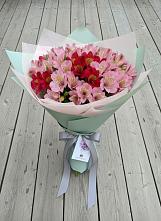 Букет цветов из:  Альстромерии в Усады