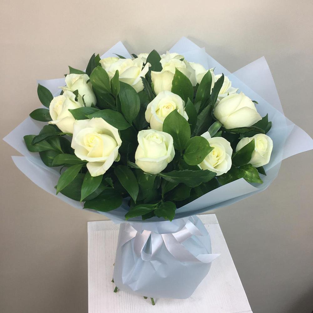 Букет 15 Белых роз Проуд в Усады