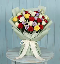 Букет цветов из:  Розы в Усады