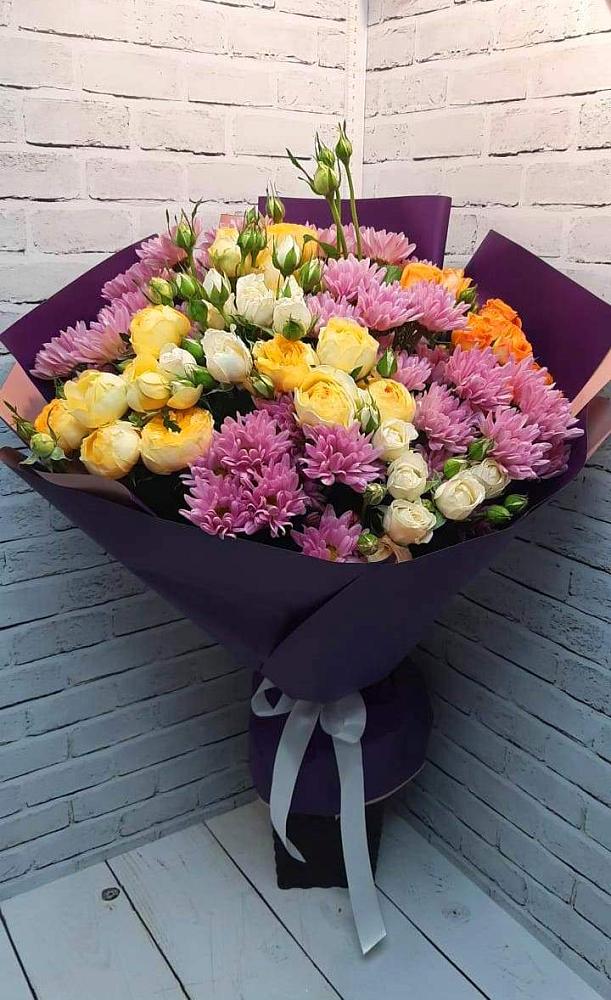 Букет цветов из: Хризантемы и Розы в Усады