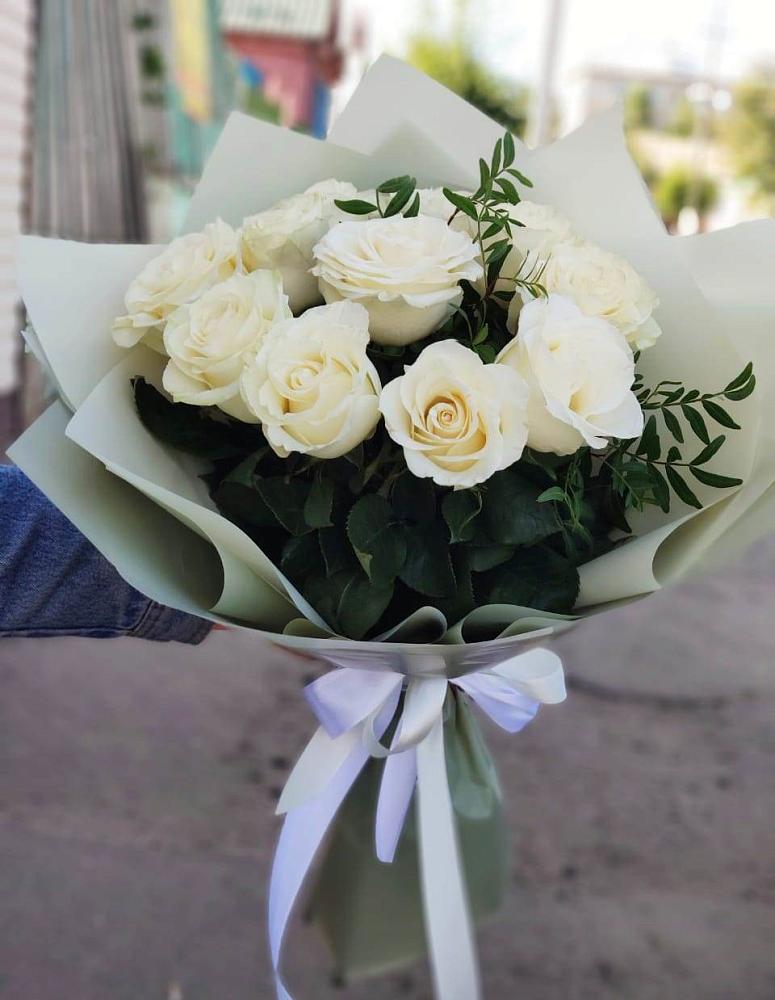 Букет Белые розы Проуд в Усады