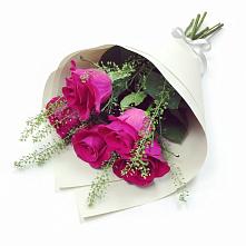 Букет цветов из:  Розы в Усады