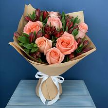Букет цветов из:  Розы и Альстромерии в Усады