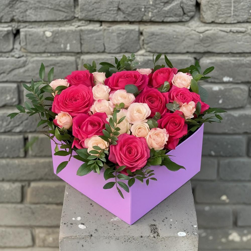 Цветочная композиция из Розы в коробке в Усады