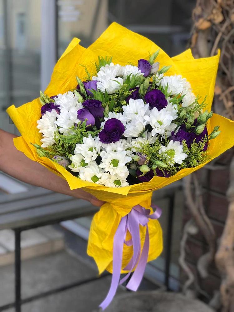 Букет цветов из: Ирисы, Хризантемы и Ромашки в Усады