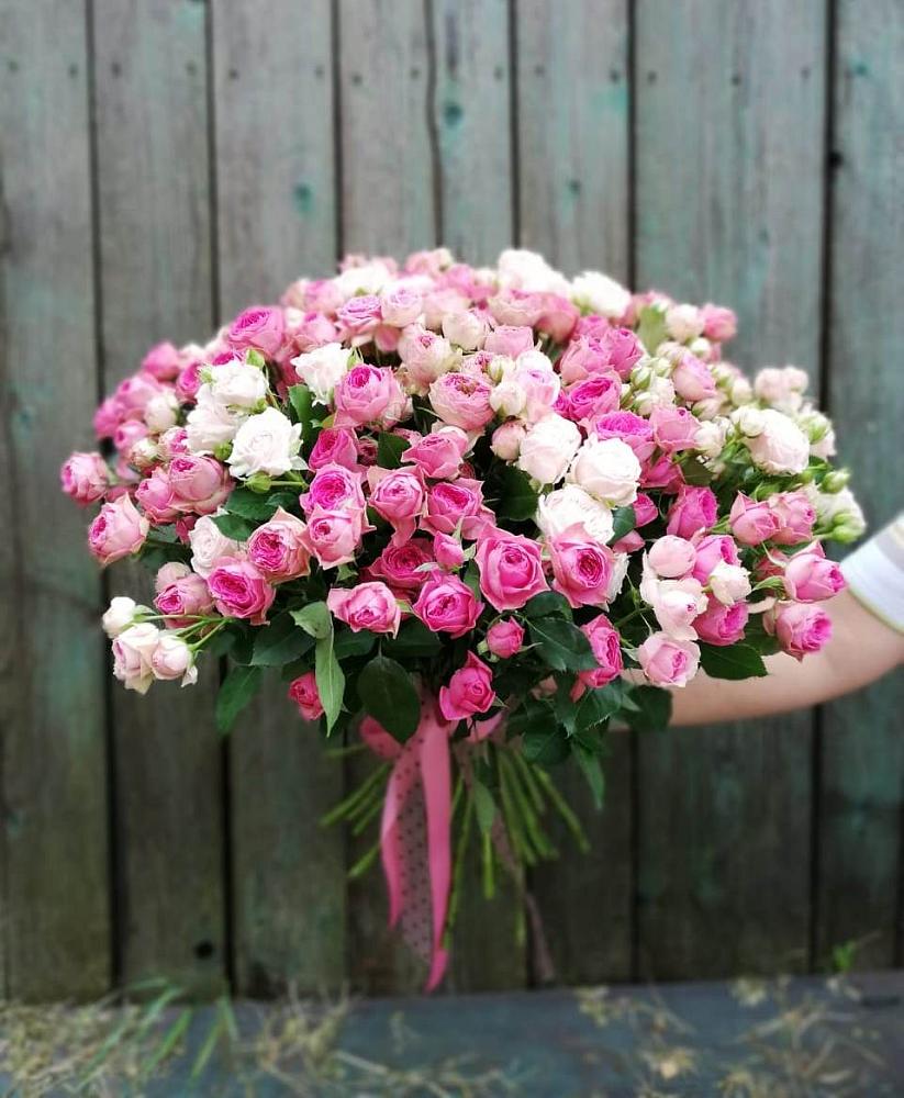 Букет Розовые кустовые розы Натали и Лав Лидия в Усады