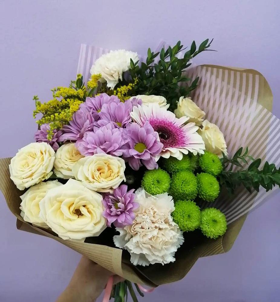 Букет цветов из: Хризантемы, Розы, Гвоздики и Герберы в Усады